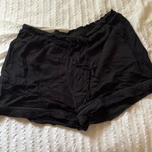 Light weight comfy shorts on black size L